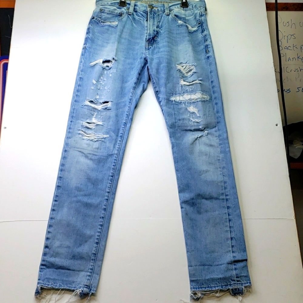 AMERICAN EAGLE OUTFITTERS DISTRESSED, RIPPED JEANS